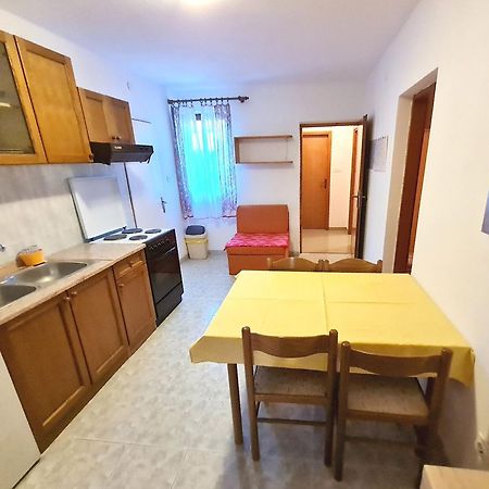 Mirjana F Apartaments Baska  Ngoại thất bức ảnh