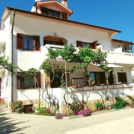 Mirjana F Apartaments Baska  Ngoại thất bức ảnh