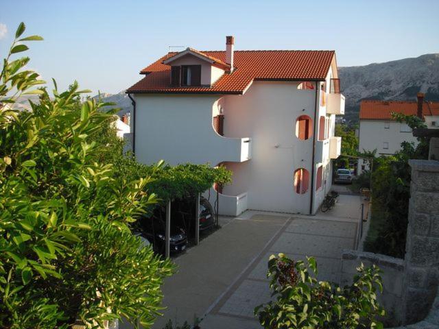 Mirjana F Apartaments Baska  Ngoại thất bức ảnh