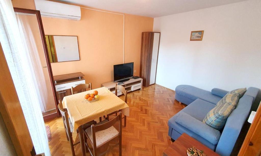Mirjana F Apartaments Baska  Ngoại thất bức ảnh