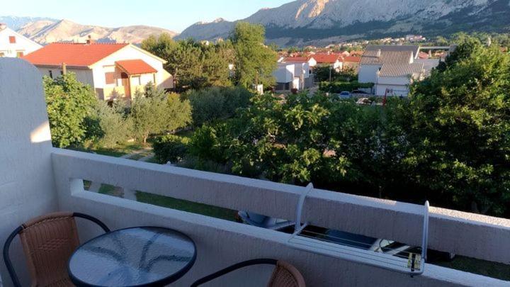Mirjana F Apartaments Baska  Ngoại thất bức ảnh