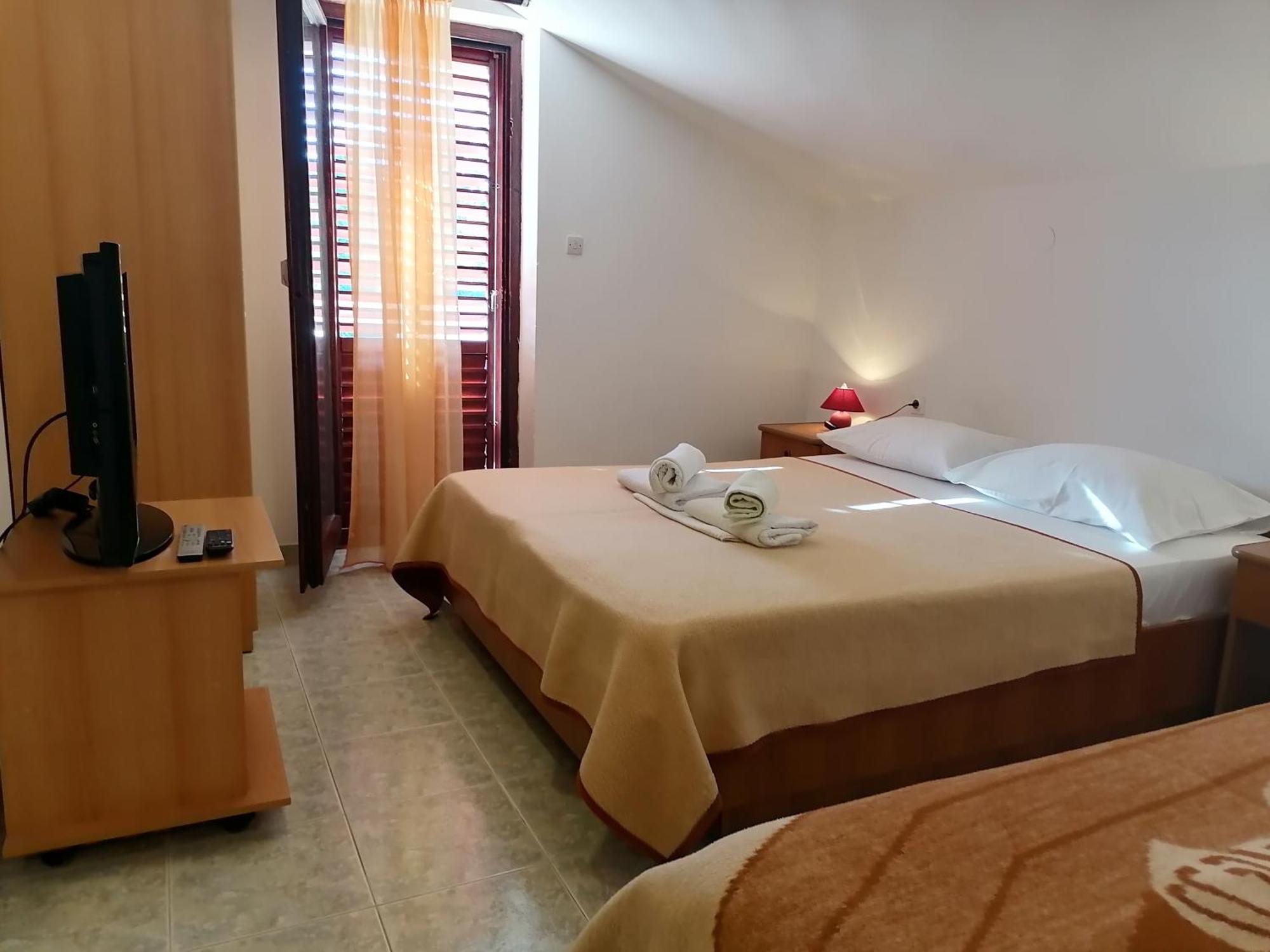 Mirjana F Apartaments Baska  Phòng bức ảnh