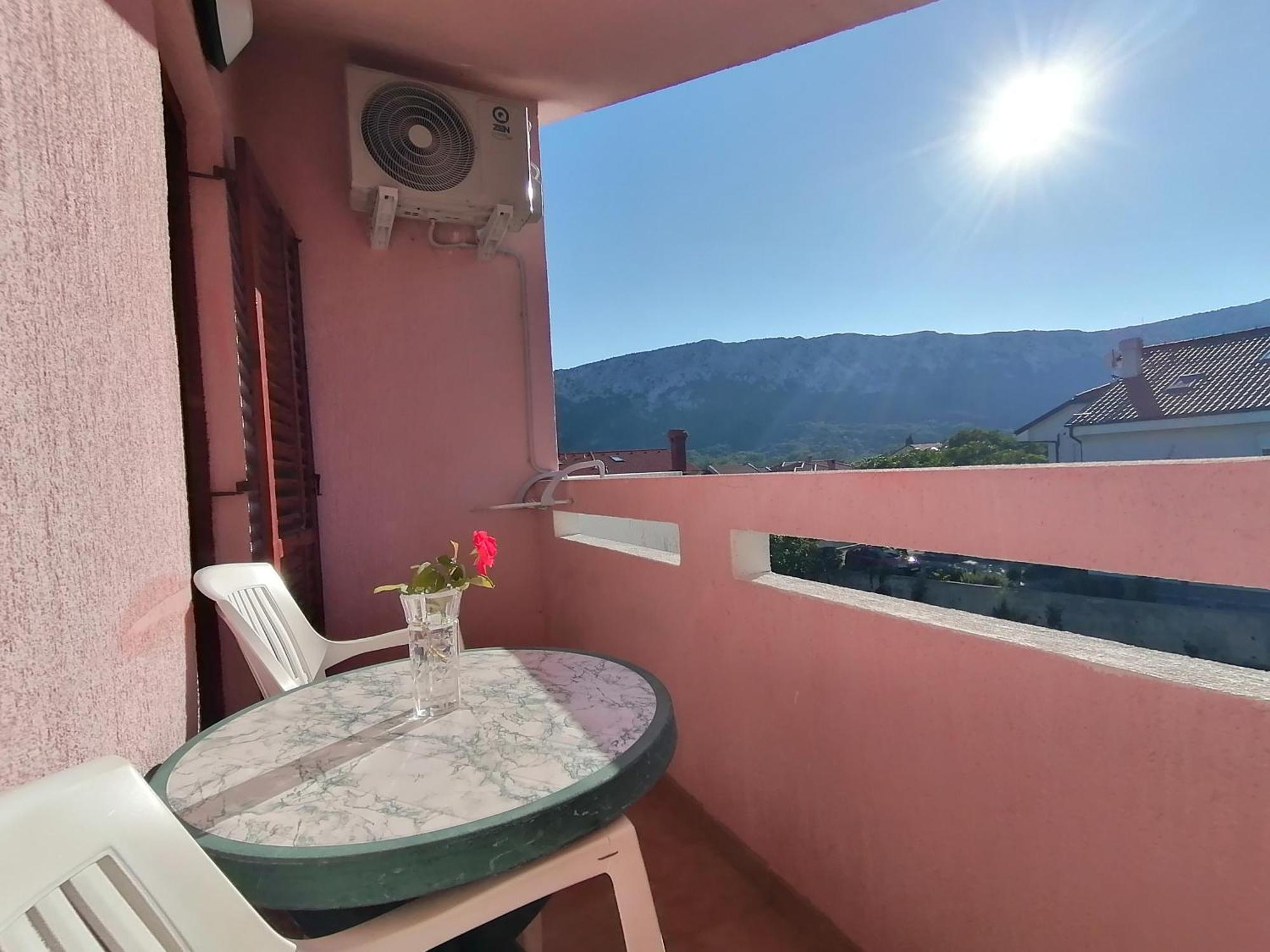 Mirjana F Apartaments Baska  Ngoại thất bức ảnh