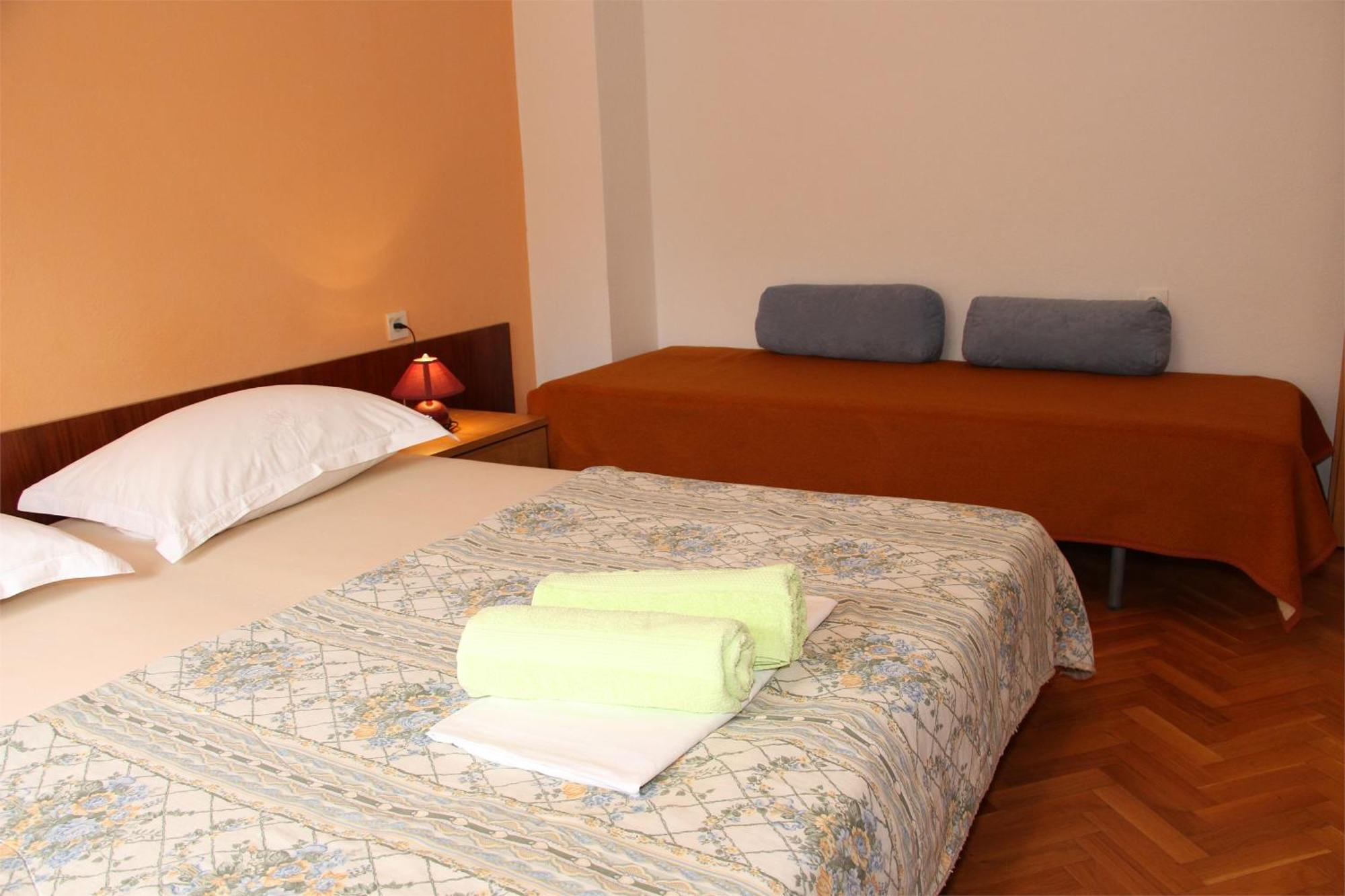 Mirjana F Apartaments Baska  Ngoại thất bức ảnh