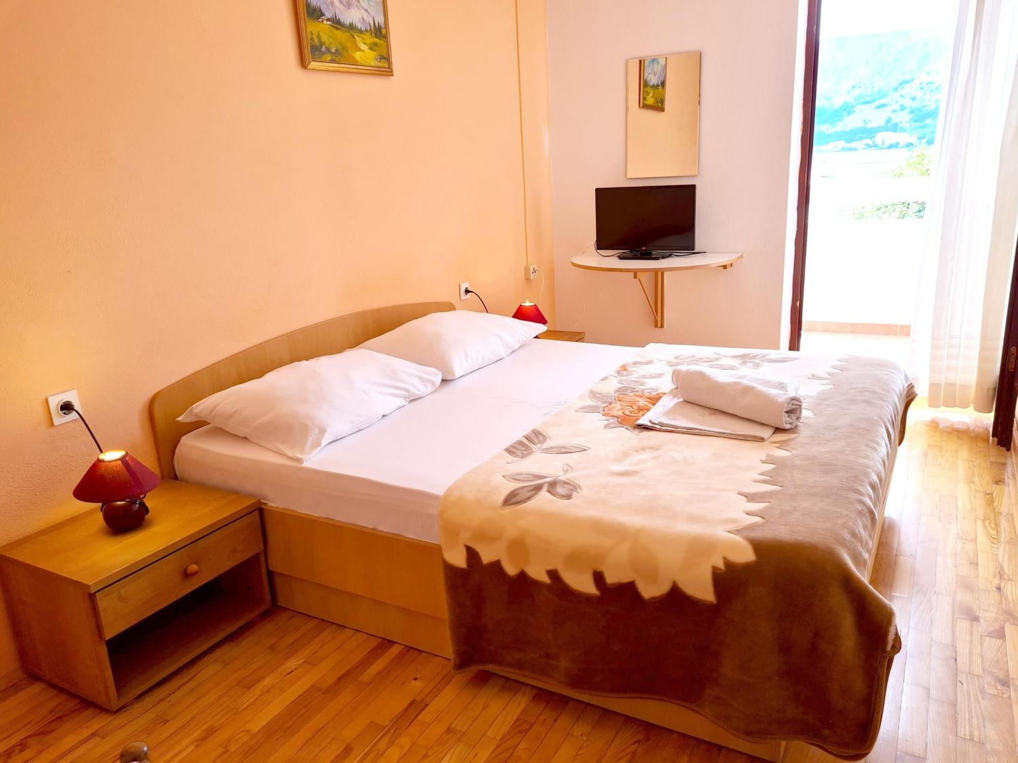 Mirjana F Apartaments Baska  Ngoại thất bức ảnh