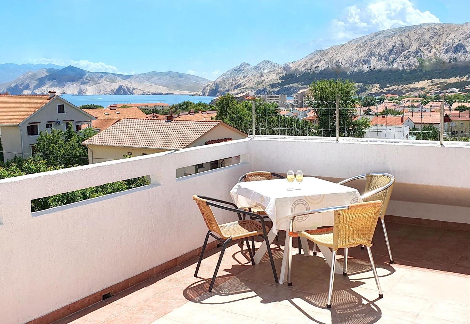 Mirjana F Apartaments Baska  Ngoại thất bức ảnh