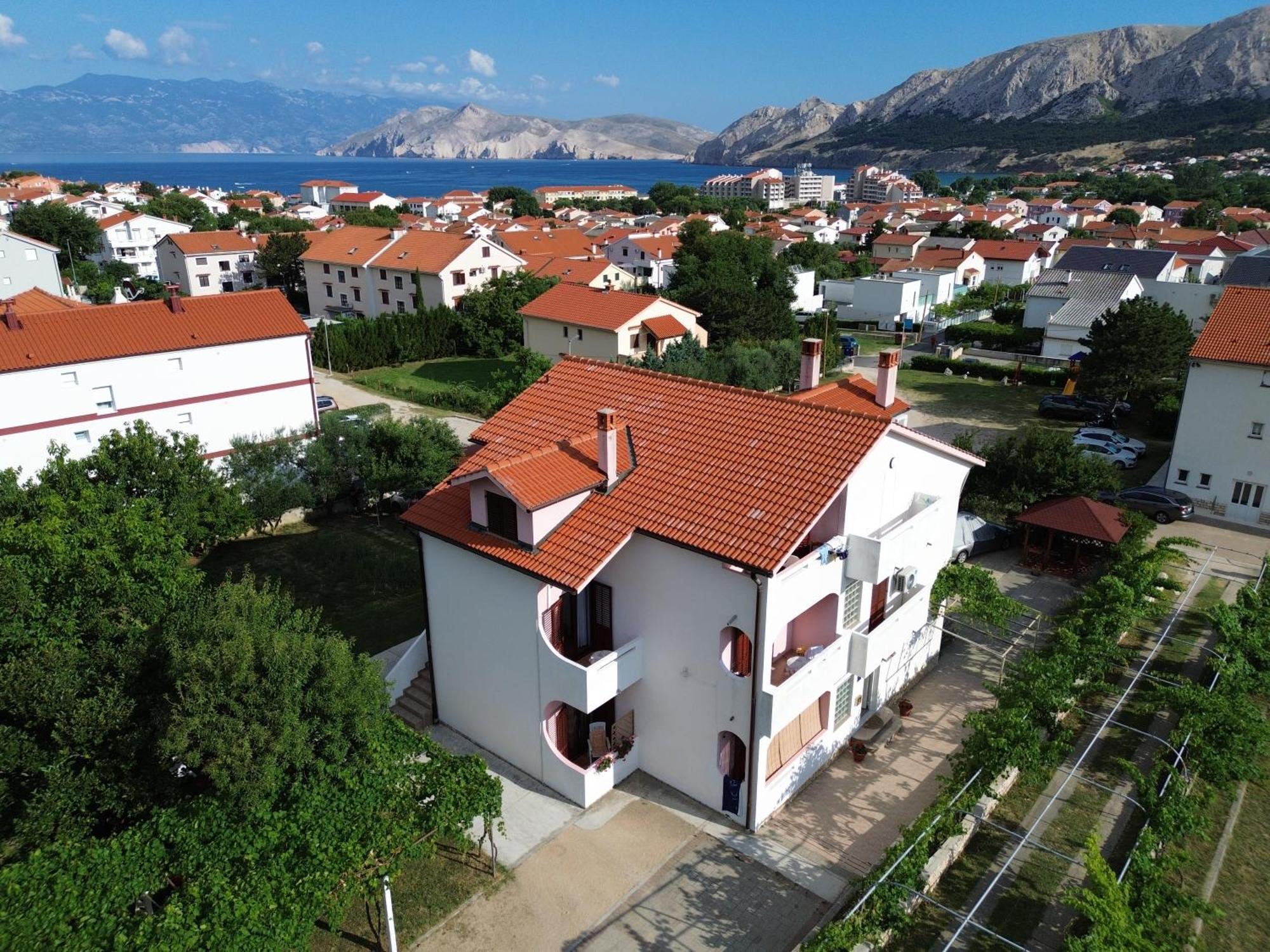 Mirjana F Apartaments Baska  Ngoại thất bức ảnh
