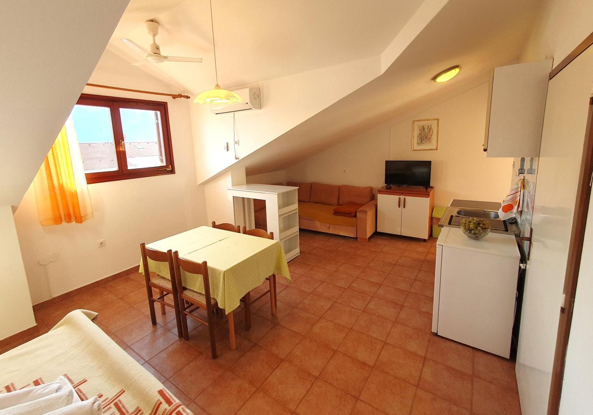 Mirjana F Apartaments Baska  Phòng bức ảnh