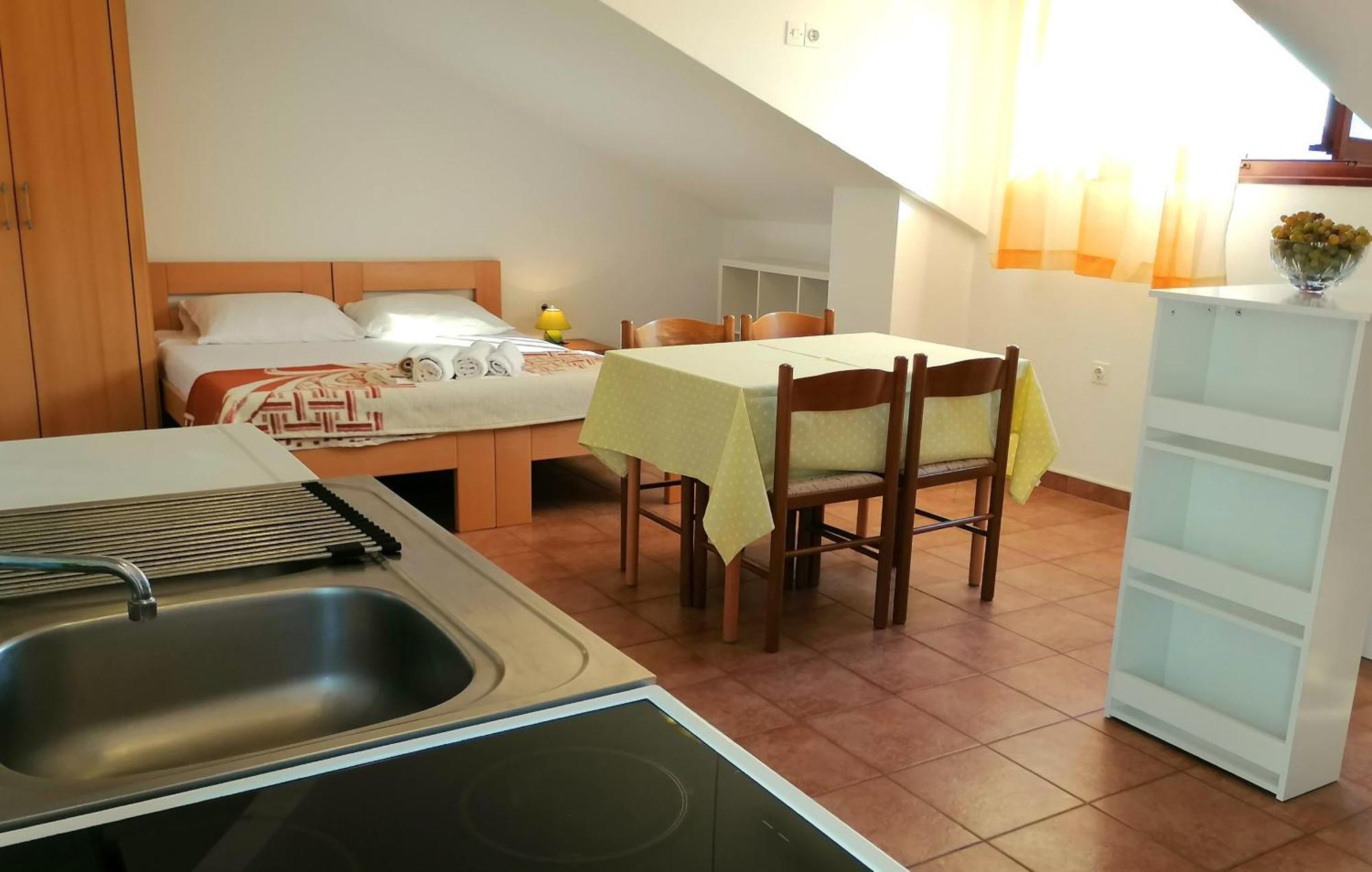 Mirjana F Apartaments Baska  Ngoại thất bức ảnh
